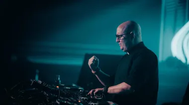 Cura DJ en Plaza de Mayo: por qué miles fueron a verlo en Buenos Aires