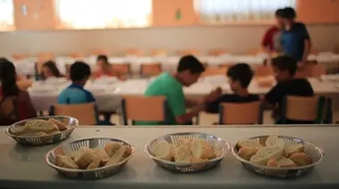 Mario Ishii impulsa en Buenos Aires una ley para garantizar alimentos por 18 meses