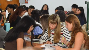 Becas Progresar 2026: los 7 pedidos urgentes que el peronismo llevó a Diputados