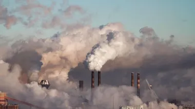 Chile baja la contaminación en ciudades clave: dónde sigue el foco crítico