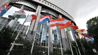 Grecia deja de ser la más endeudada y supera a Italia en la eurozona