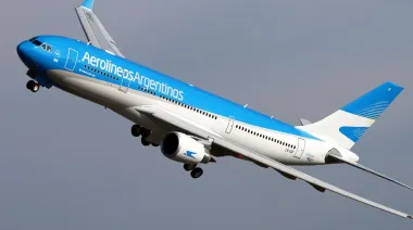 Vuelos, demoras y Servicio Meteorológico "bis": el polémico decreto de Milei