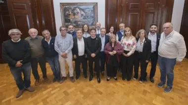 Kicillof reunió a gremios y provincias para frenar la reforma laboral del Gobierno
