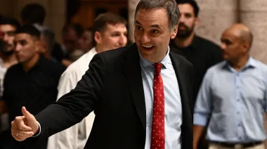 Adorni y la deuda de USD 335.000: la Justicia peritará de dónde sale la plata