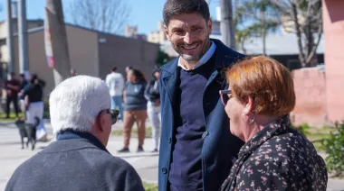 Préstamos al 0%: cómo es el rescate de sueldos que arranca Pullaro en Santa Fe