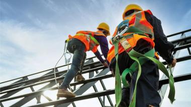 Golpe y contraataque: el futuro del FAL, paros y despidos de la reforma laboral