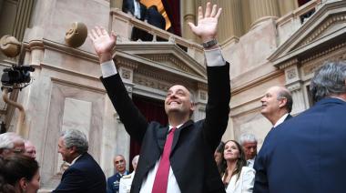 De Milei al "hombre misterioso": quiénes alentarán a Adorni en Diputados