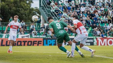 San Miguel le ganó al líder Morón y el clásico del Oeste le puso color al campeonato