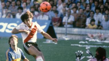 Alonso, la pelota naranja y una tarde de River que todavía emociona