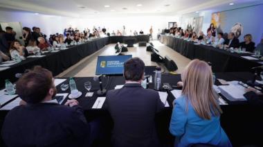 Qué gana y qué pierde el peronismo si sigue la tensión en Buenos Aires