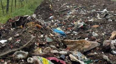 Pehuajó: Denuncian que el municipio arregló un camino con “basura y huesos”