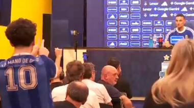 Insólito: un hincha irrumpió en la conferencia de Scaloni tras la goleada a Zambia