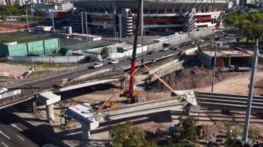 Tres heridos y tránsito en tensión en avenida Lugones tras el derrumbe de una obra