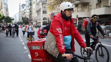 Golpe a Rappi y PedidosYa en PBA: el plan de Kicillof en apps que choca con Milei