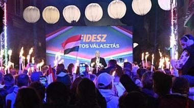 Orban arriesga su poder tras 16 años en un voto clave europeo