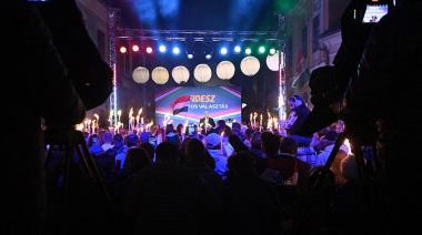 Orban arriesga su poder tras 16 años en un voto clave europeo