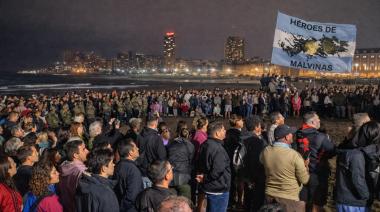 Mar del Plata recordó Malvinas con un desembarco simbólico en la playa