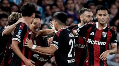 River le ganó 2-0 a Racing en Avellaneda y sigue firme en el Torneo Apertura