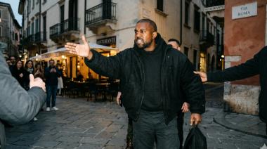 Reggio Emilia recibe a Kanye West y ya piden frenar su concierto en el RCF Arena