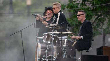 Fans bajo la lluvia y un show sorpresa: el lado B de la filmación de U2