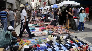 Fuerte salto de la venta ilegal callejera en CABA: 23,9% más en un año