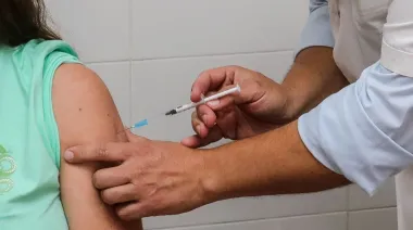 Por baja vacunación antigripal advierten riesgos de rebrote
