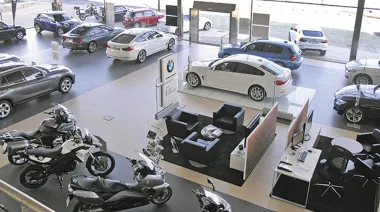 Patentamientos de vehículos en abril: más motos pero menos autos