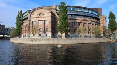 Suecia endurece la ciudadanía: más años, idioma y autosuficiencia