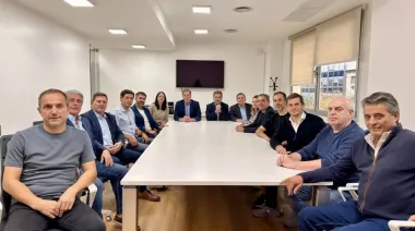 Santilli arma un puente entre PRO y libertarios para ordenar la Provincia