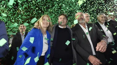 "Axel Presidente" y "nuevas canciones": Secco aceleró y Kicillof aplaudió