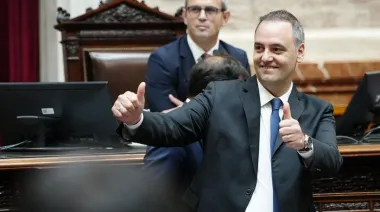 Nuevo frente en el caso Adorni: investigan todas sus cuentas en la Provincia