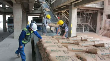 La caída del cemento anticipa menos obras y más freno en la actividad