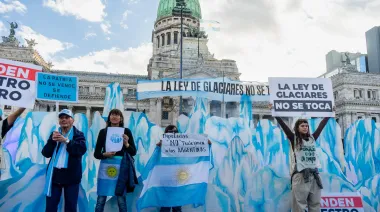 Ley de Glaciares: las 7 alertas del amparo de 850.000 firmas que acorrala a Milei