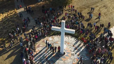 La arquitecta detrás del circuito del Papa Francisco llega a Neuquén para hablar de turismo religioso
