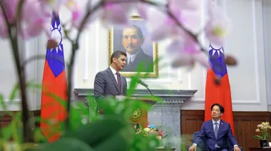 Taiwán, Paraguay y Santiago Peña: el acuerdo por el pollo que mira de reojo a China