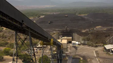 Colombia apura el cierre de Cerrejón y abre un espejo para Argentina