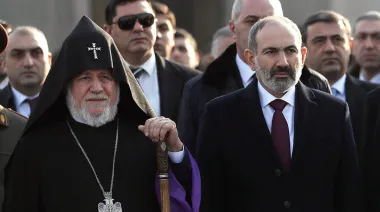 La guerra política entre el gobierno armenio y la Iglesia redefine las elecciones