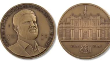 La medalla de Gabriel Boric desató una inesperada polémica en Chile