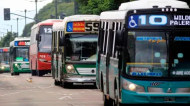 Bondis más caros y menos frecuencia: el combo que complica el transporte en AMBA