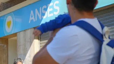 ANSES paga hoy: quiénes cobran jubilación, AUH y asignaciones este martes