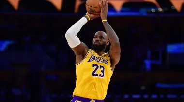 LeBron James puso en duda su futuro en la NBA tras el barrido de los Thunder
