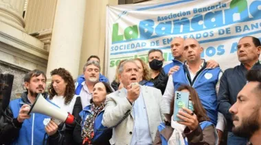 Paro nacional en el Hipotecario y el Banco Central por despidos y ajuste