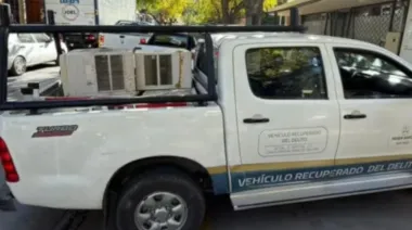 Suspendieron a empleados judiciales acusados de usar una camioneta “recuperada del delito” para robar