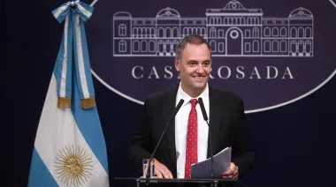 Mendoza será clave: Adorni va con anuncios y Milei lo respalda sin fisuras