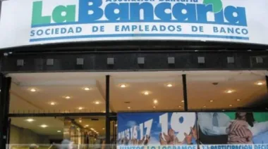 Bancarios cerraron otra suba y el salario mínimo supera los $2,3 millones
