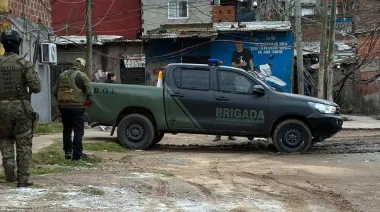 Entraban sin aviso y cambiaban de recorrido: el operativo que golpeó a las bandas de La Cava