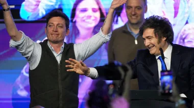 Fuerte mensaje de Santiago Caputo en X: qué dijo sobre su futuro junto a Milei