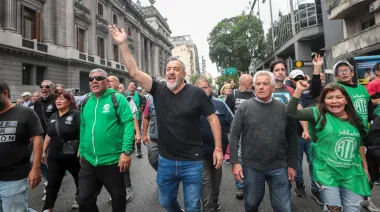 ATE marcha por 25 mil pymes cerradas y apunta contra Javier Milei