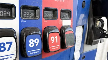 Nafta, guerra e inflación: el shock que une a Canadá, Perú y Argentina