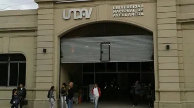 Universidades en crisis, obras millonarias